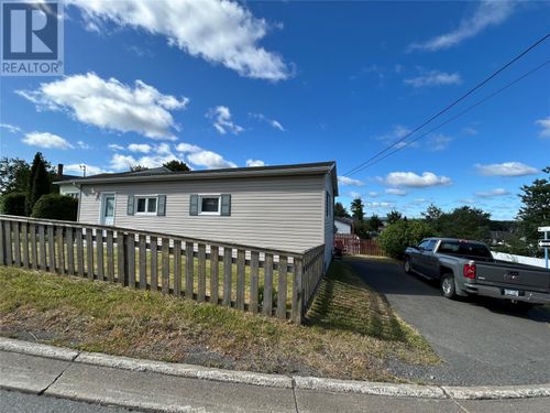 11 Second Ave, Grand Falls Windsor, NL, A2B1B2 | Card Image