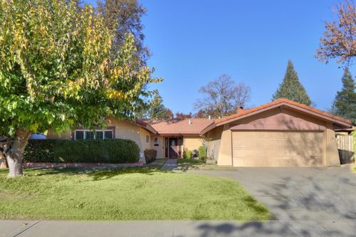 4301 Vista Way, Davis, CA, 95618-4334 | Card Image