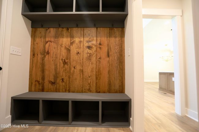Custom drop-zone area from garage | Image 27