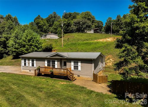 797 Pleasant Valley Rd, Burnsville, NC, 28714-5972 | Card Image