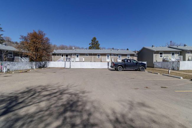 8 - 5943 60 A Street, Home with 3 bedrooms, 1 bathrooms and 1 parking in Red Deer AB | Image 22