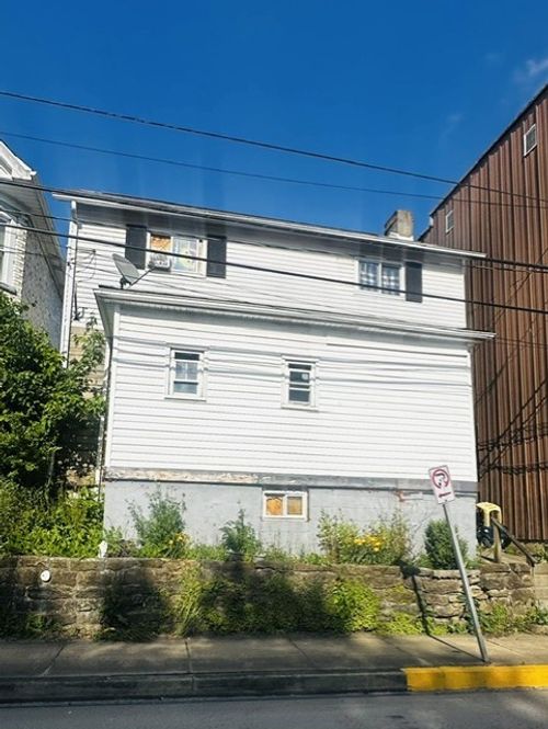 441 Brown St, Everson, PA, 15631-1171 | Card Image