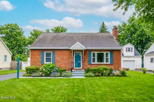 11 Rapple Dr, Colonie, NY, 12205-4712 | Card Image