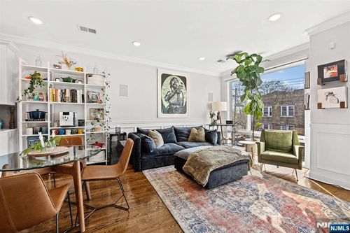 948 Summit Ave, Jersey City, NJ, 07307-3616 | Card Image