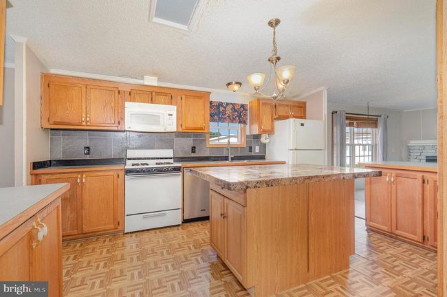 649 Lilac Dr, House other with 3 bedrooms, 2 bathrooms and null parking in NEW PROVIDENCE PA | Image 8