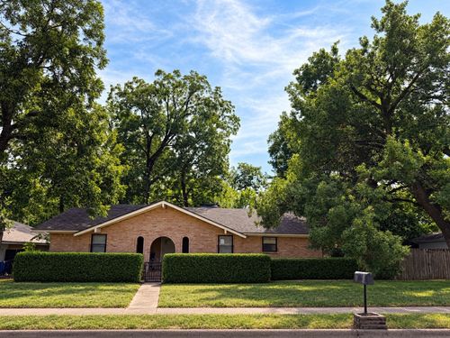 424 Lakewood Dr, DeSoto, TX, 75115-3802 | Card Image