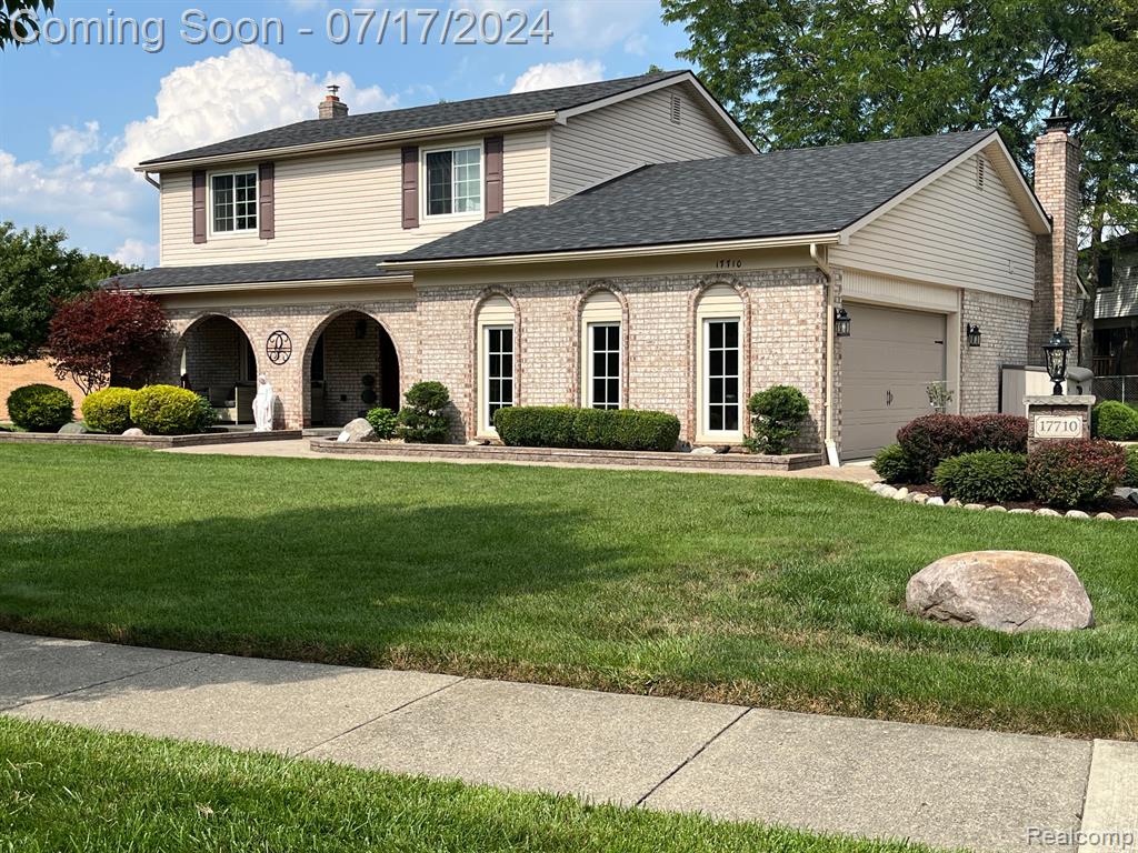 Myron St, Livonia, MI 48152