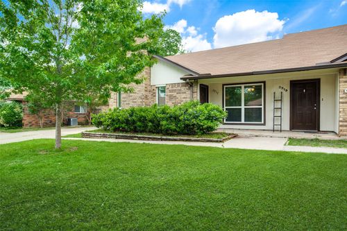 2917 Penny Ln, Euless, TX, 76039-7824 | Card Image