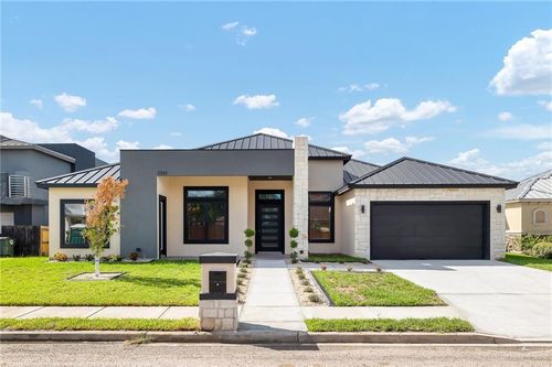 2322 E 25th St, Mission, TX, 78574-7622 | Card Image