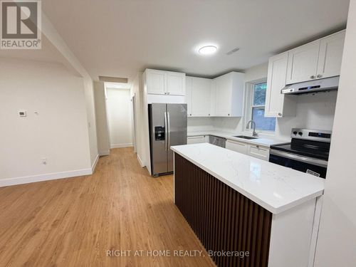 upper-300 South Kingsway, Toronto (High Park-Swansea), ON, M6S3T9 | Card Image