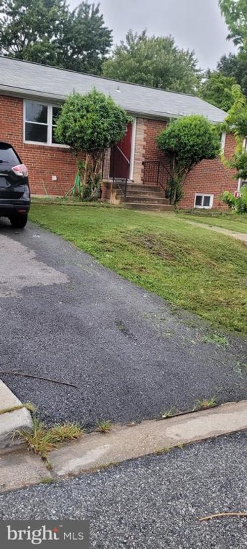 6936 Emerson St, HYATTSVILLE, MD, 20784-1554 | Card Image