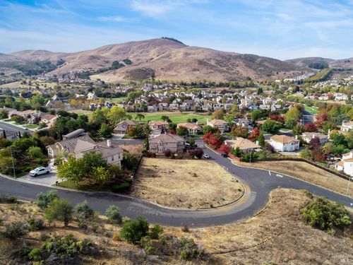 2302 Broadleigh Pl, Vallejo, CA, 94591-8591 | Card Image