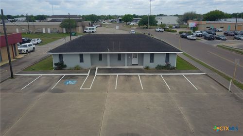 3903 N Navarro St, Victoria, TX, 77901-2622 | Card Image