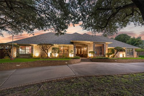 1360 Green Hills Ct, Duncanville, TX, 75137-2842 | Card Image