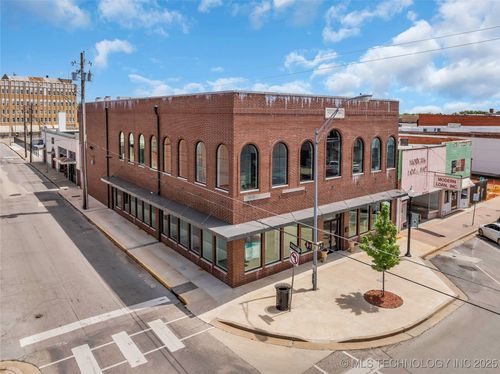 127 W Main St, Ardmore, OK, 73401-6413 | Card Image