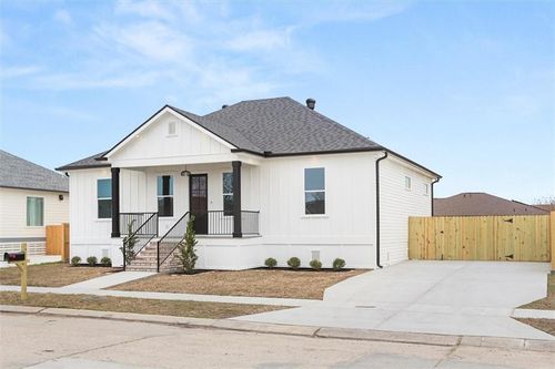 3213 Dauterive Dr, Chalmette, LA, 70043-3513 | Card Image