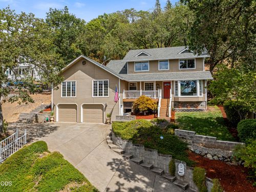 1628 Ne Terrace Dr, Grants Pass, OR, 97526-3584 | Card Image