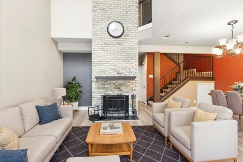 40-10819 Crown Colony Dr, Austin, TX, 78747-1643 | Card Image