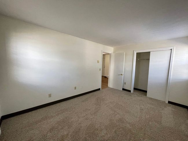 APT-22 - 11 Railroad Ave, Condo with 2 bedrooms, 1 bathrooms and null parking in Derry NH | Image 24