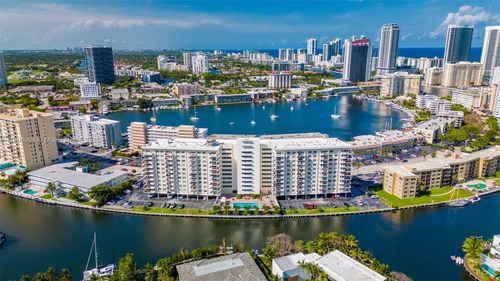 apt-304-401 Golden Isles Dr, Hallandale Beach, FL, 33009-7512 | Card Image