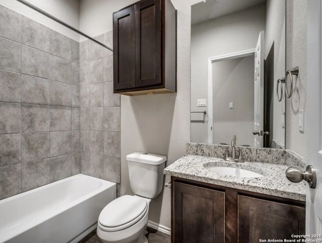 624 Heathers Way, Home with 3 bedrooms, 2 bathrooms and null parking in Seguin TX | Image 23