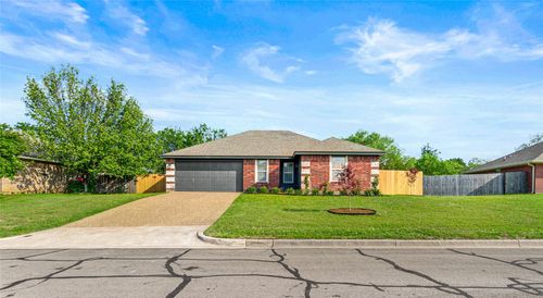 2040 Comal St, Waco, TX, 76708-6156 | Card Image
