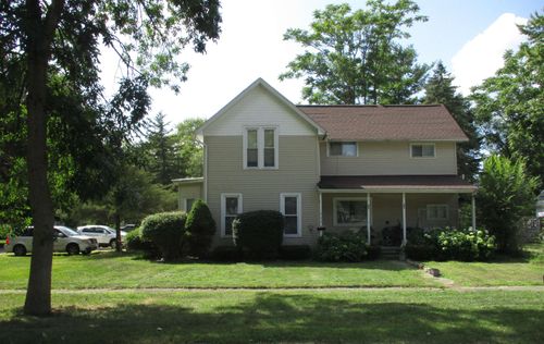 242 S East St, Vassar, MI, 48768-1727 | Card Image