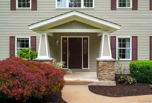 12151 Vergennes St, Lowell, MI, 49331-9422 | Card Image