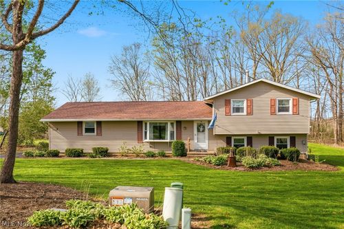 12555 Kaywood St Nw, Massillon, OH, 44647-9525 | Card Image