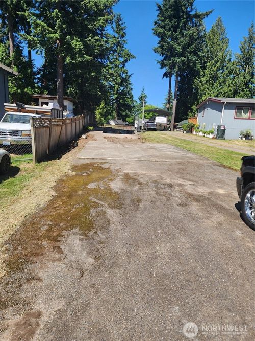 31531 4th Ave S, Federal Way, WA, 98003-5233 | Card Image