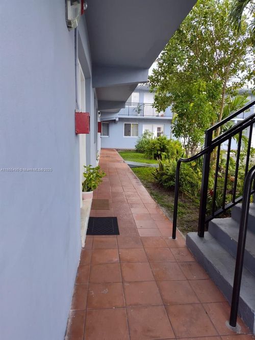 apt-26-655 Eldron Dr, Miami Springs, FL, 33166-7166 | Card Image