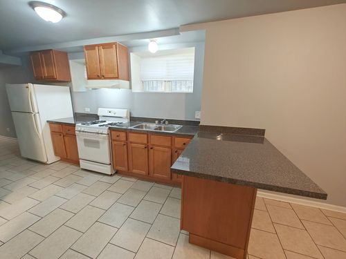 b-6030 Eberhart Ave, Chicago, IL, 60637-2441 | Card Image