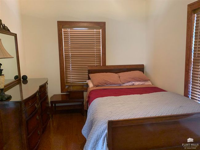 708 S Cedar St, House other with 3 bedrooms, 3 bathrooms and null parking in Abilene KS | Image 16