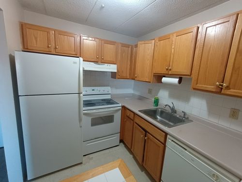 apt-a3-157 Franklin St, Stoneham, MA, 02180-1512 | Card Image