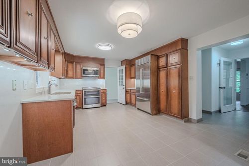 2402 Wellesley Ave, WILMINGTON, DE, 19803-5327 | Card Image