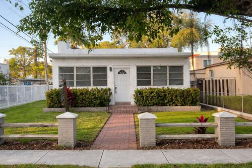 2217 Sw 11th St, Miami, FL, 33135 | Card Image