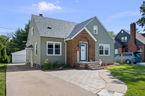 802 27th Ave, Moline, IL, 61265-5167 | Card Image