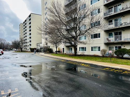 unit-205-200 Cove Way, Quincy, MA, 02169-5859 | Card Image