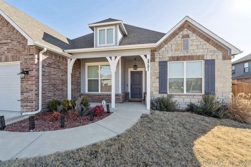 2721 S 8th St, Broken Arrow, OK, 74012-5519 | Card Image