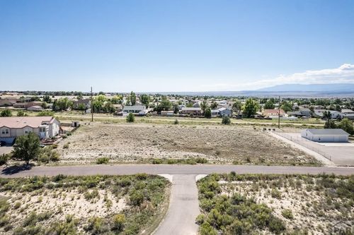 326 W Palmer Lake Dr, Pueblo West, CO, 81007-2879 | Card Image