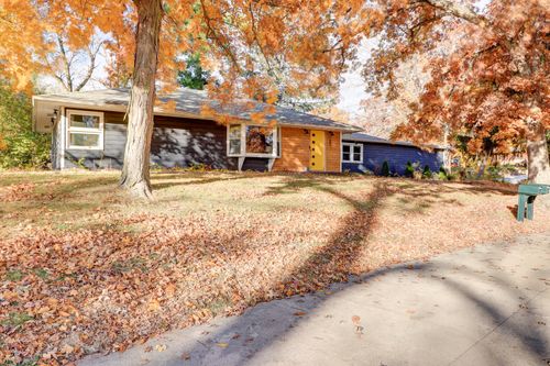 501 Woodland Dr, Clinton, IA, 52732-3621 | Card Image