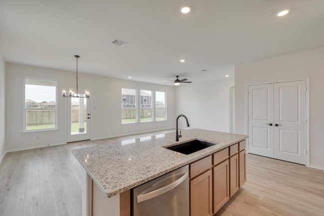 15101 Onager Pass, House other with 3 bedrooms, 2 bathrooms and 2 parking in Manor TX | Image 9