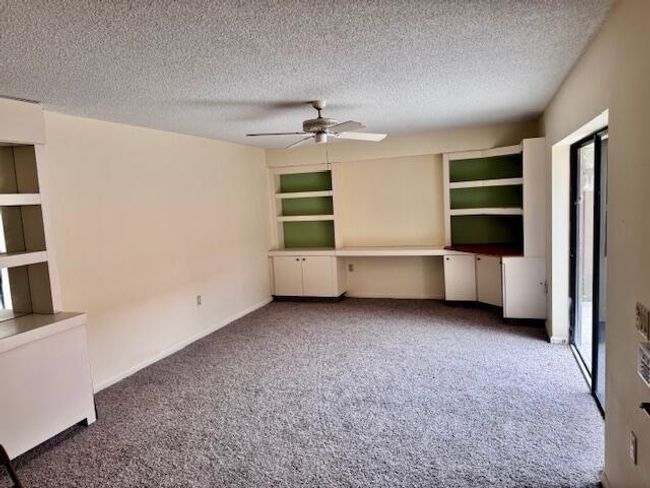 217 Live Oak Ln, Condo with 2 bedrooms, 3 bathrooms and null parking in Boynton Beach FL | Image 4