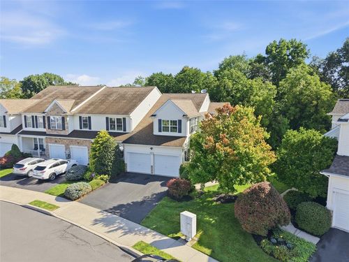 151 Willow Dr, Palmer Twp, PA, 18045-7481 | Card Image