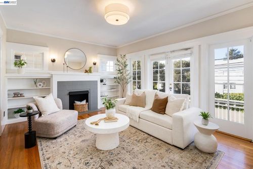 b-3746 Park Boulevard Way, Oakland, CA, 94610-2802 | Card Image