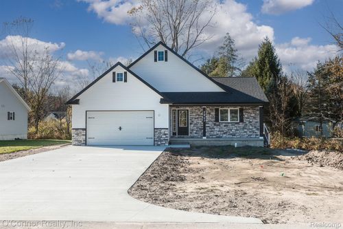 2047 Edward Ln E, Kimball, MI, 48074-1924 | Card Image