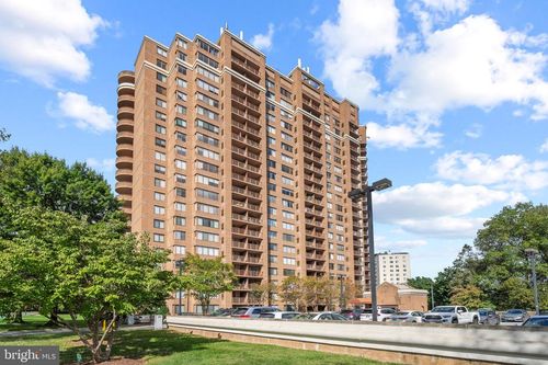 apt-214-10101 Grosvenor Pl, ROCKVILLE, MD, 20852-4670 | Card Image