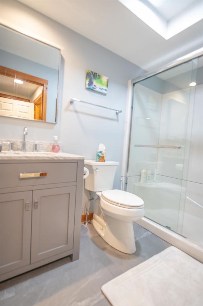 38 - 33D White Oaks Loop, Condo with 3 bedrooms, 3 bathrooms and null parking in West Dover VT | Image 11