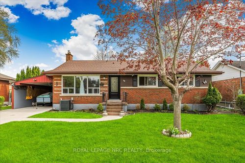16 Dunraven Ave, Saint Catharines, ON, L2M6A7 | Card Image