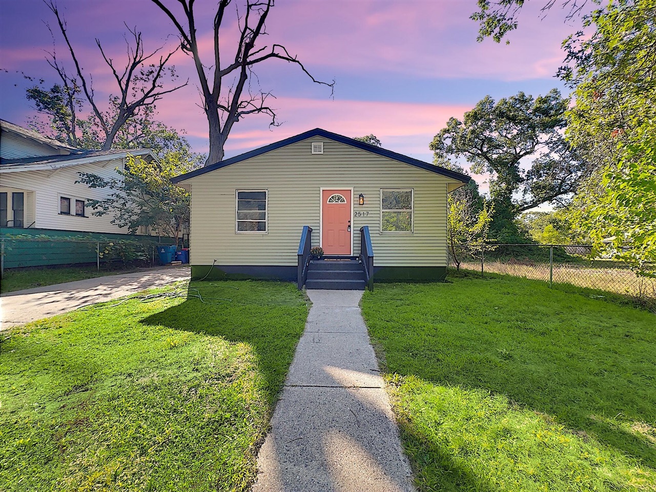 Riordan St, Muskegon, MI 49444